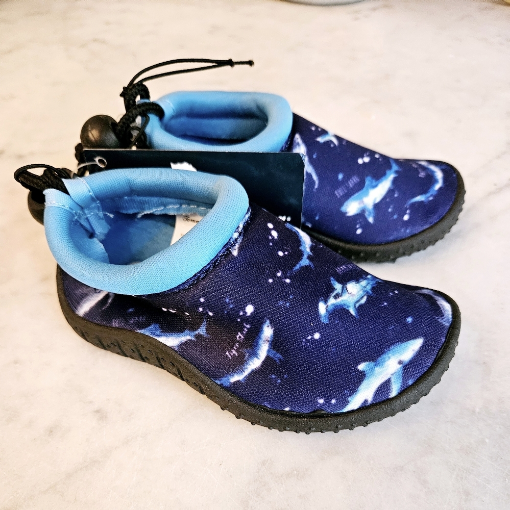 NWT Tommy Bahama infant water shoes size 1/2 shark print